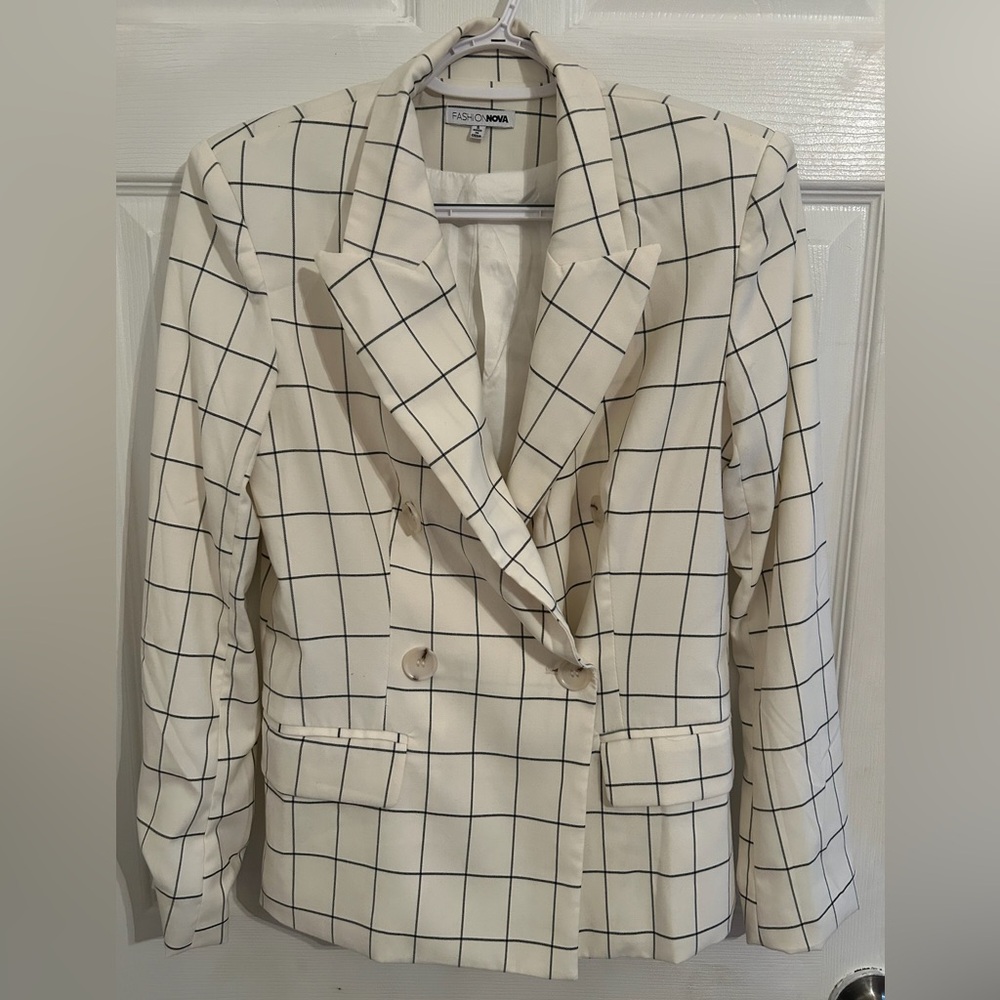 White & Black Slim Fit Checkered Women’s Suit